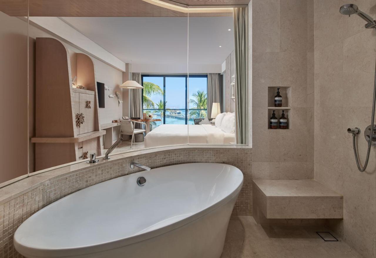 Ayana Komodo Waecicu Resor 5*